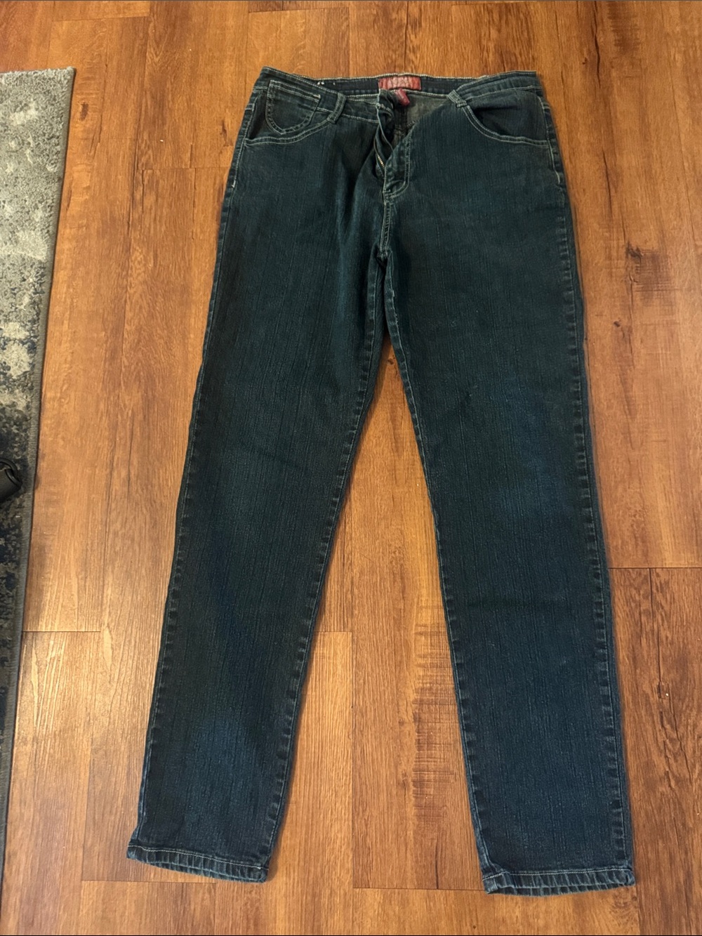 Women's Straight-Leg Jeans in Dark Blue